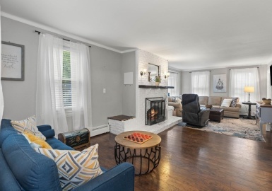 79 Arlington Street, Haverhill, Massachusetts 01830, 3 Bedrooms Bedrooms, 6 Rooms Rooms,1 BathroomBathrooms,Residential,For Sale,Arlington Street,73151429