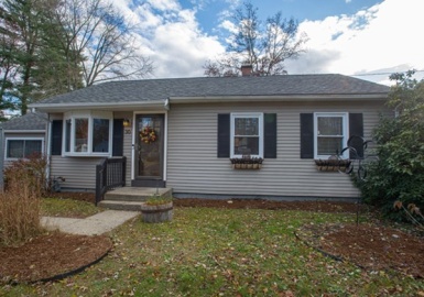 30 Drewsen Dr, Northampton, Massachusetts 01062, 3 Bedrooms Bedrooms, 5 Rooms Rooms,1.5 BathroomsBathrooms,Residential,For Sale,Drewsen Dr,73181234