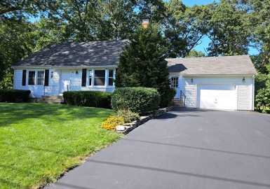 45 Woodcrest Rd, North Attleboro, Massachusetts 02760, 5 Bedrooms Bedrooms, 8 Rooms Rooms,2.5 BathroomsBathrooms,Residential,For Sale,Woodcrest Rd,73163212
