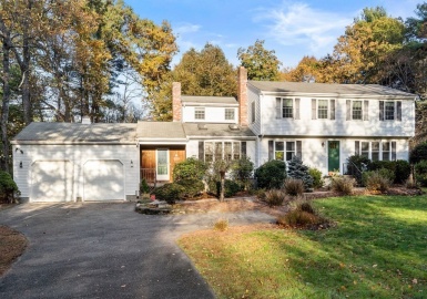 94 Bullard St, Holliston, Massachusetts 01746, 4 Bedrooms Bedrooms, 9 Rooms Rooms,3 BathroomsBathrooms,Residential,For Sale,Bullard St,73178981