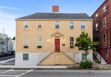 151 Merrimac St, Newburyport, Massachusetts 01950, 4 Bedrooms Bedrooms, 9 Rooms Rooms,3 BathroomsBathrooms,Residential,For Sale,Merrimac St,73146844