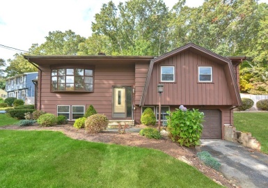 2 Saddleback Hill Road, Bellingham, Massachusetts 02019, 3 Bedrooms Bedrooms, 9 Rooms Rooms,1 BathroomBathrooms,Residential,For Sale,Saddleback Hill Road,73166735