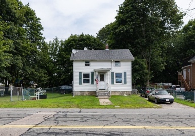 89 North Ave, Attleboro, Massachusetts 02703, 3 Bedrooms Bedrooms, 8 Rooms Rooms,1 BathroomBathrooms,Residential,For Sale,North Ave,73151008