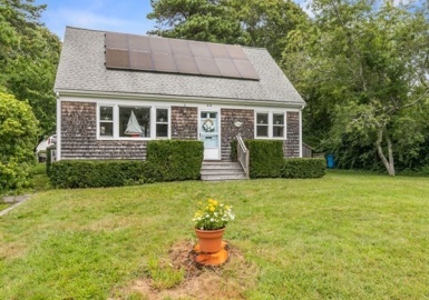 99 Crystal Spring Ave, Falmouth, Massachusetts 02556, 3 Bedrooms Bedrooms, 6 Rooms Rooms,1.5 BathroomsBathrooms,Residential,For Sale,Crystal Spring Ave,73154069