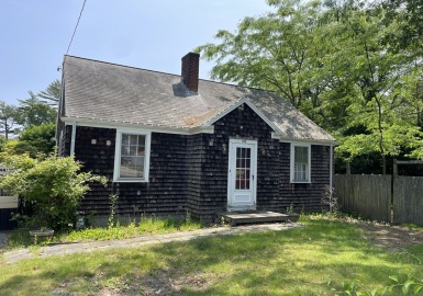 156 Cross Rd, Dartmouth, Massachusetts 02747, 4 Bedrooms Bedrooms, 7 Rooms Rooms,2.5 BathroomsBathrooms,Residential,For Sale,Cross Rd,73128569