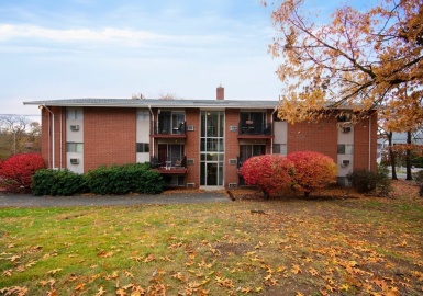6 Crescent Dr, Andover, Massachusetts 01810, 2 Bedrooms Bedrooms, 4 Rooms Rooms,1 BathroomBathrooms,Residential,For Sale,Andover Garden,Crescent Dr,73182026