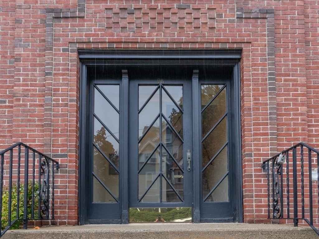 98 Sewall Ave, Brookline, Massachusetts 02446