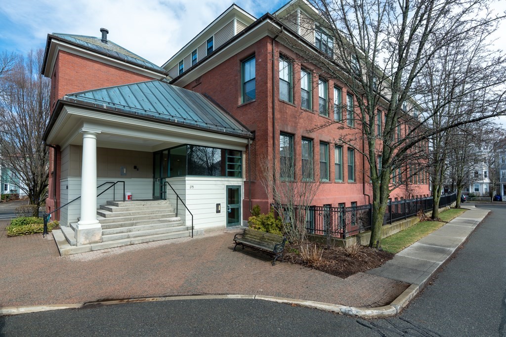 275 Cypress St, Brookline, Massachusetts 02445