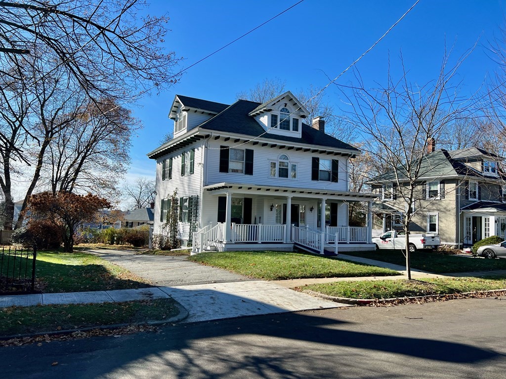 27 Lakeview Ave, Haverhill, Massachusetts 01830