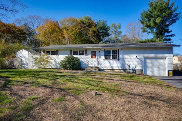 12 Regal St, Holliston, Massachusetts 01746