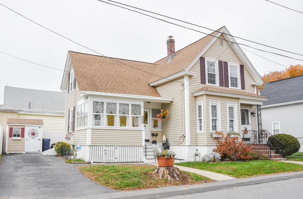 12 Upland St, Dracut, Massachusetts 01826