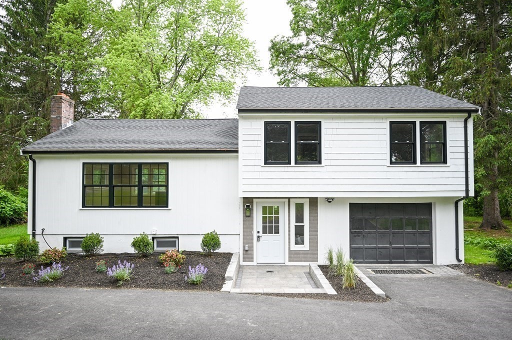 42 Bridge St, Medfield, Massachusetts 02052