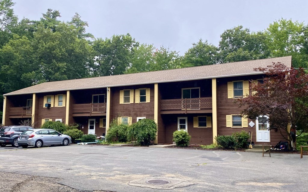 11 Maybrook, Holland, Massachusetts 01521