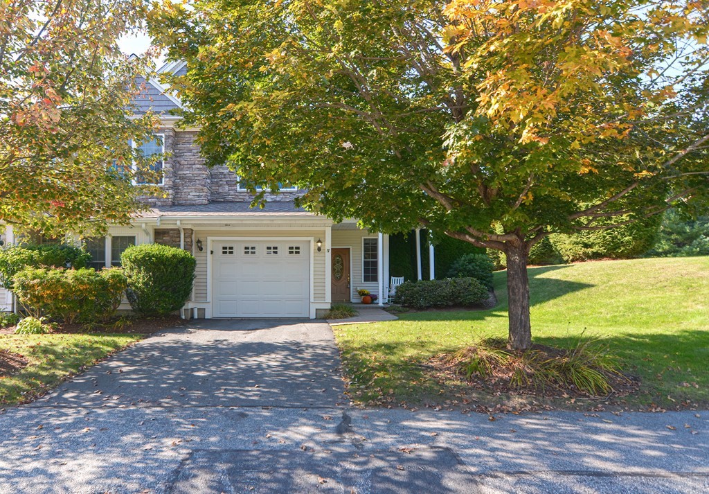 17 Hartland Way, Acton, Massachusetts 01720