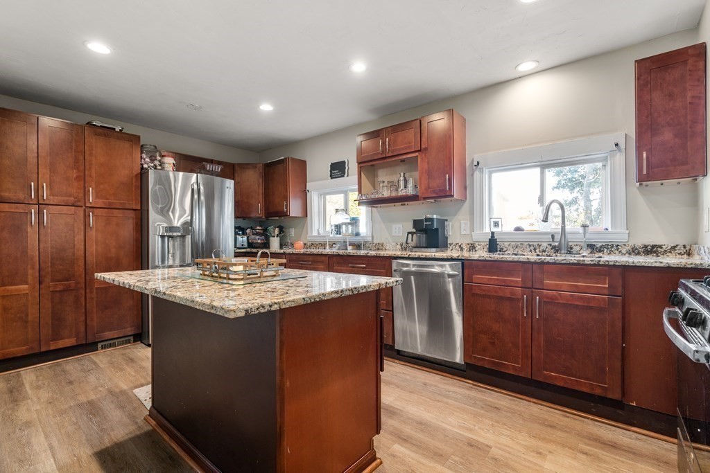 275 Lynnfield St, Lynn, Massachusetts 01904