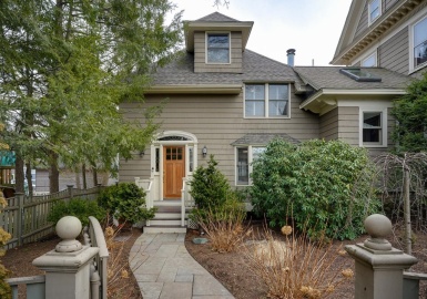 11 Knowles Rd, Watertown, Massachusetts 02472, 3 Bedrooms Bedrooms, 7 Rooms Rooms,2.5 BathroomsBathrooms,Residential,For Sale,Seigniory Condominium,Knowles Rd,73077995