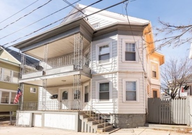 26-28 Salem Street, Salem, Massachusetts 01970, 4 Bedrooms Bedrooms, 5 Rooms Rooms,1 BathroomBathrooms,Residential Lease,For Rent,Salem Street,73239723