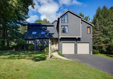 253 Rolling Meadow Dr, Holliston, Massachusetts 01746, 4 Bedrooms Bedrooms, 10 Rooms Rooms,2.5 BathroomsBathrooms,Residential,For Sale,Rolling Meadow Dr,73170996