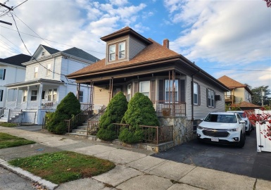 205 Query St, New Bedford, Massachusetts 02745, 2 Bedrooms Bedrooms, 4 Rooms Rooms,1 BathroomBathrooms,Residential,For Sale,Query St,73179947
