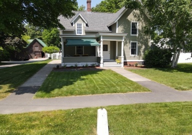 38 Congress St, Greenfield, Massachusetts 01301, 4 Bedrooms Bedrooms, 8 Rooms Rooms,2 BathroomsBathrooms,Residential,For Sale,Congress St,73119719
