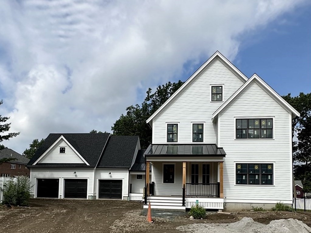 22 Farmhouse Lane, Reading, Massachusetts 01867