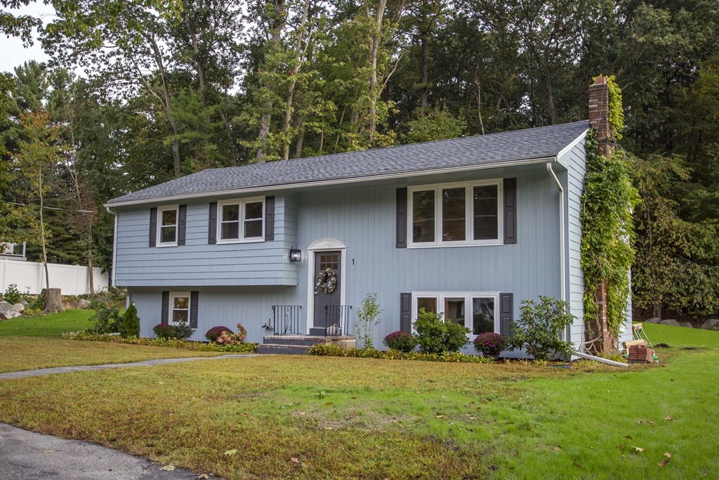 1 Boxwood Rd, North Reading, Massachusetts 01864