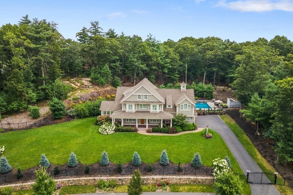 10 Keeney Pond Rd, Norfolk, Massachusetts 02056