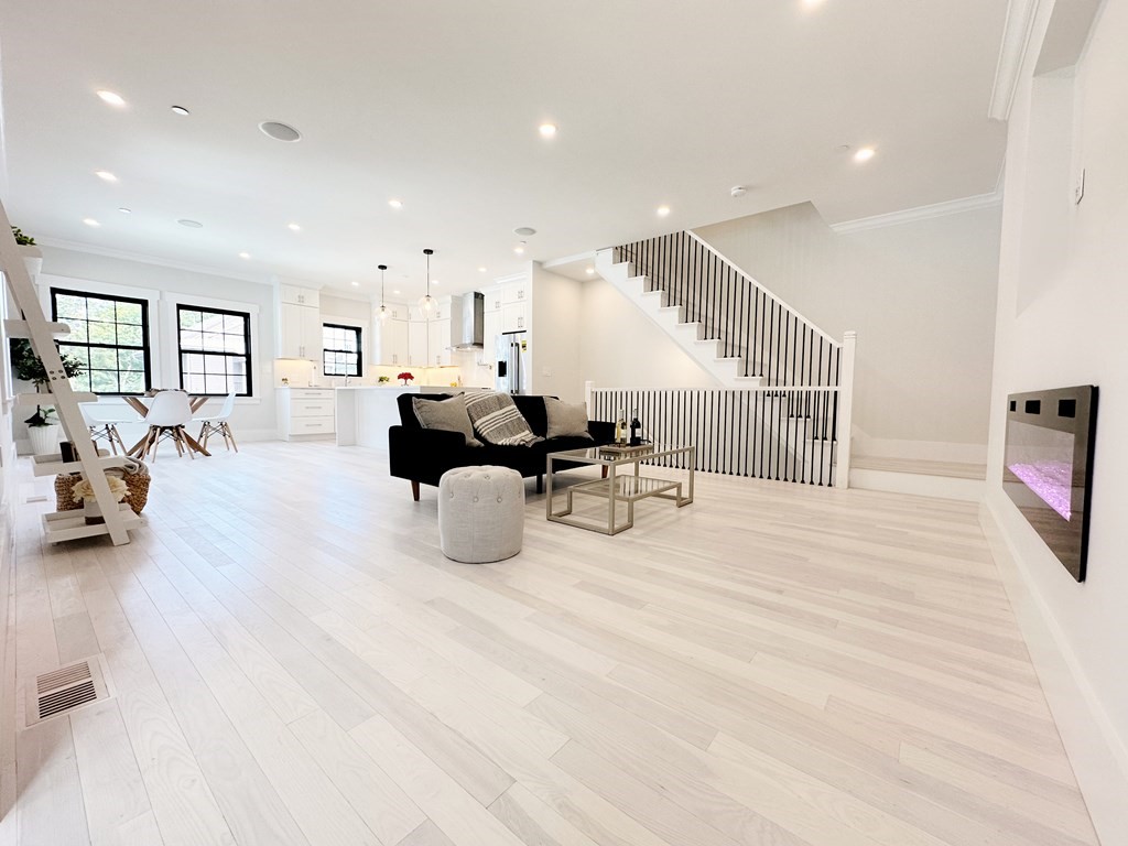 13 Lowell St, Arlington, Massachusetts 02476