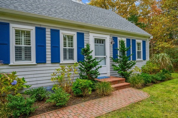 5 Evelyns Dr, Harwich, Massachusetts 02645