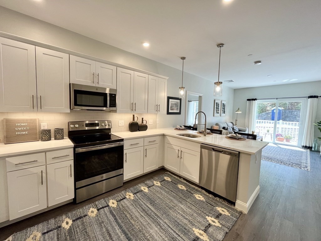 3109 Briarwood Village, Clinton, Massachusetts 01510