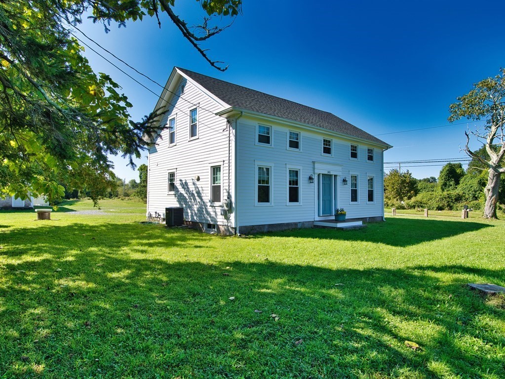 392 Slades Corner Rd, Dartmouth, Massachusetts 02747