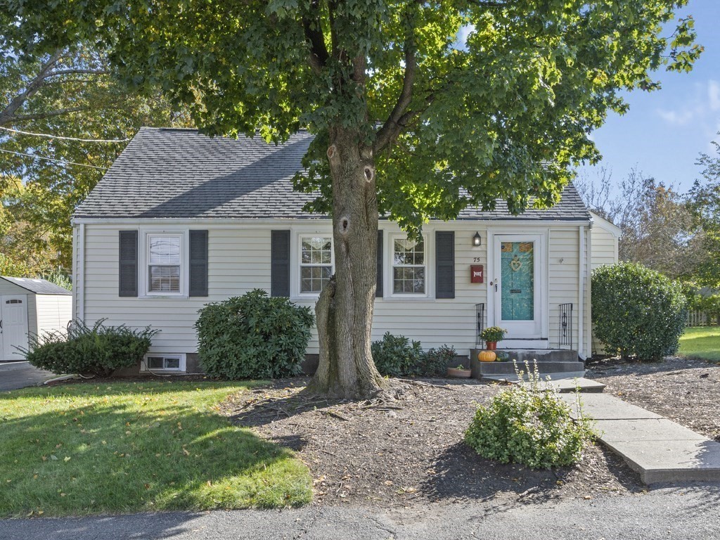 75 Charlotte Rd, Waltham, Massachusetts 02453