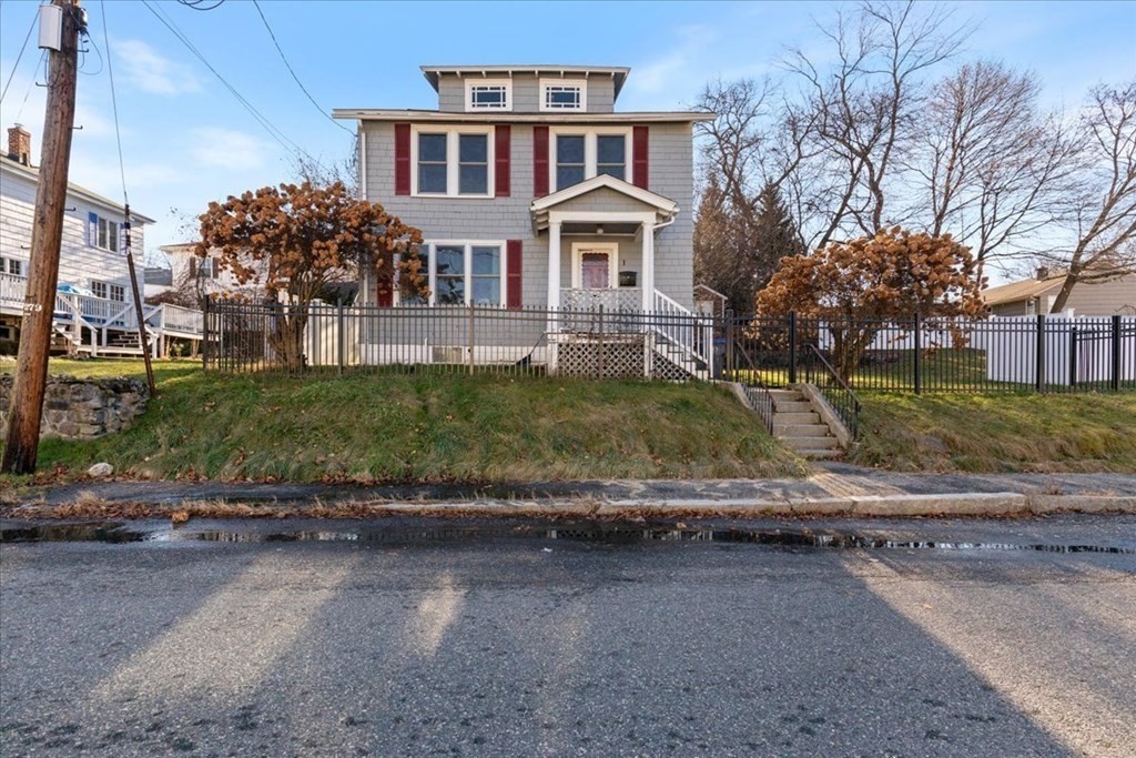 1 Hemenway Street, Methuen, Massachusetts 01844