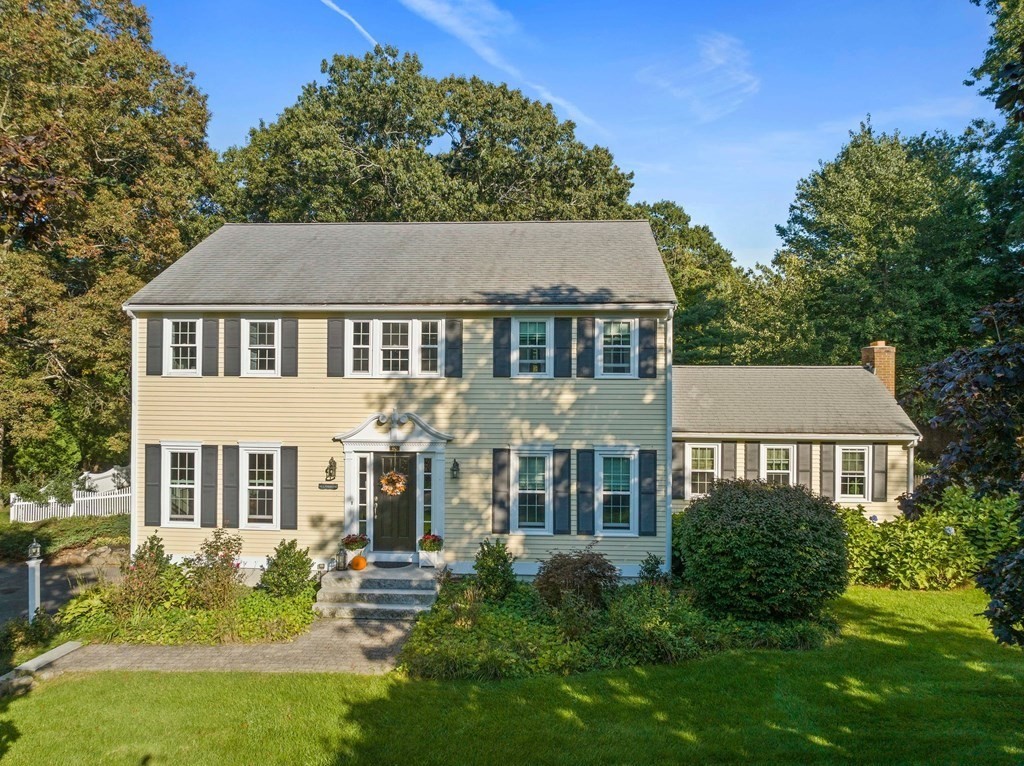 90 Clark Cir, Hanover, Massachusetts 02339