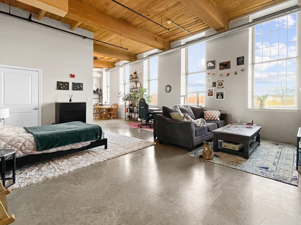 35 Riverwalk Way, Lowell, Massachusetts 01854