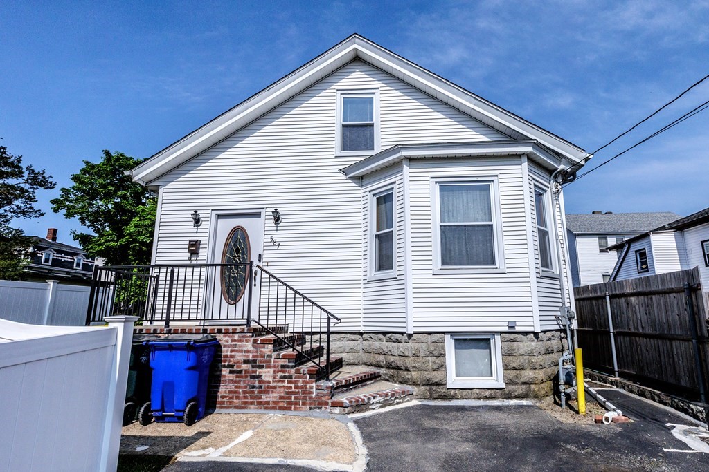 587 2nd St, Fall River, Massachusetts 02721