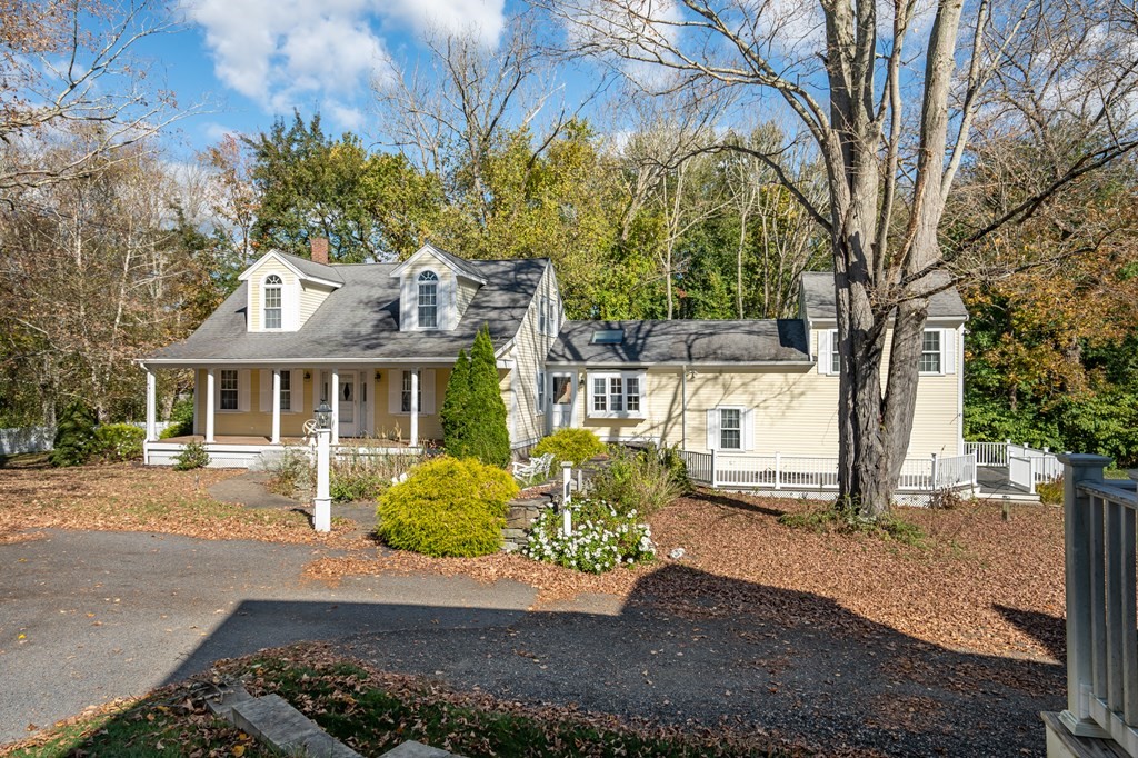 383 South St W, Raynham, Massachusetts 02767