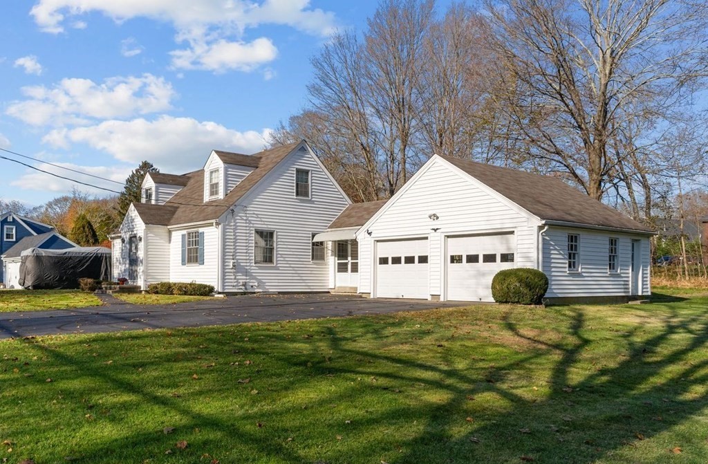 644 Taunton Avenue, Seekonk, Massachusetts 02771