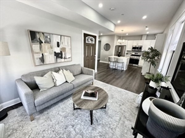 18 Fabyan St, Boston, Massachusetts 02124