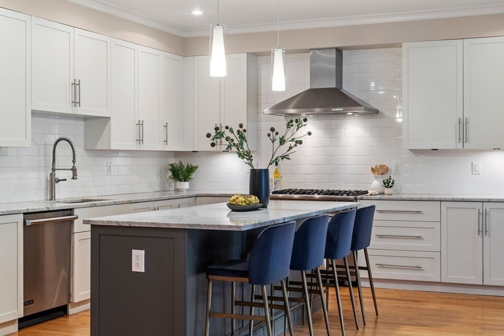 77 Auburn, Newton, Massachusetts 02466