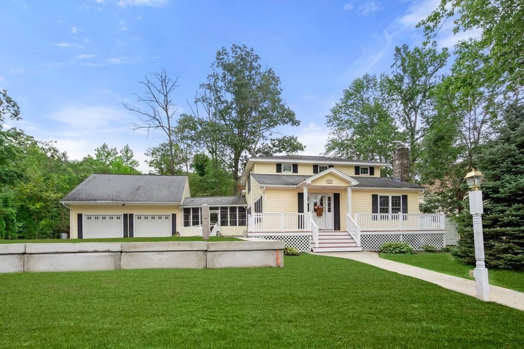 23 Arnold Road, Douglas, Massachusetts 01516