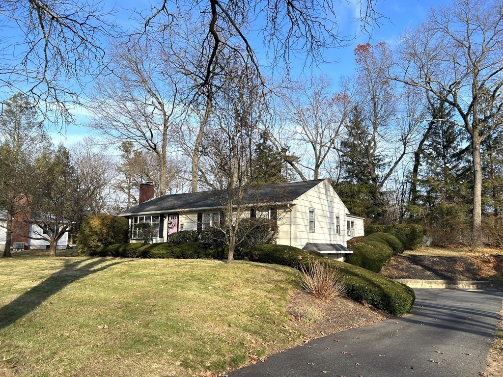 49 Wimbleton Dr, Longmeadow, Massachusetts 01106