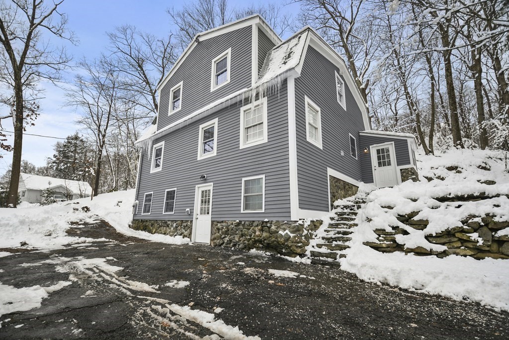 354 Lake Avenue, Worcester, Massachusetts 01604