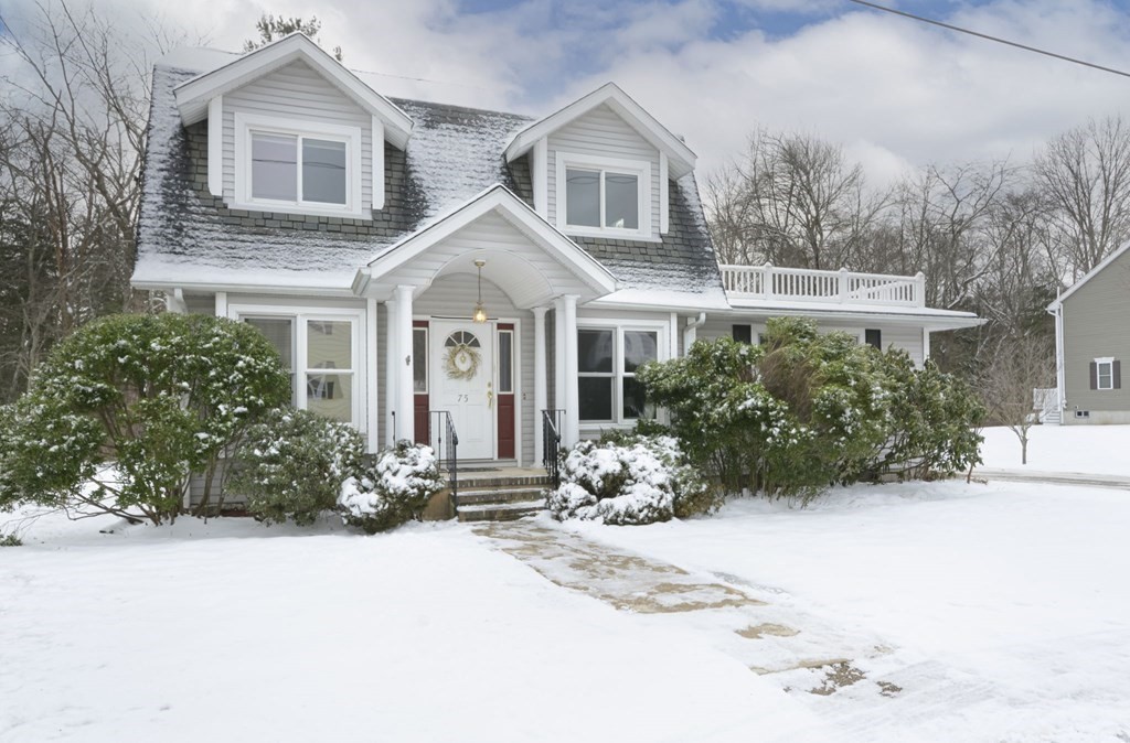 75 Homeward Ave, Uxbridge, Massachusetts 01569
