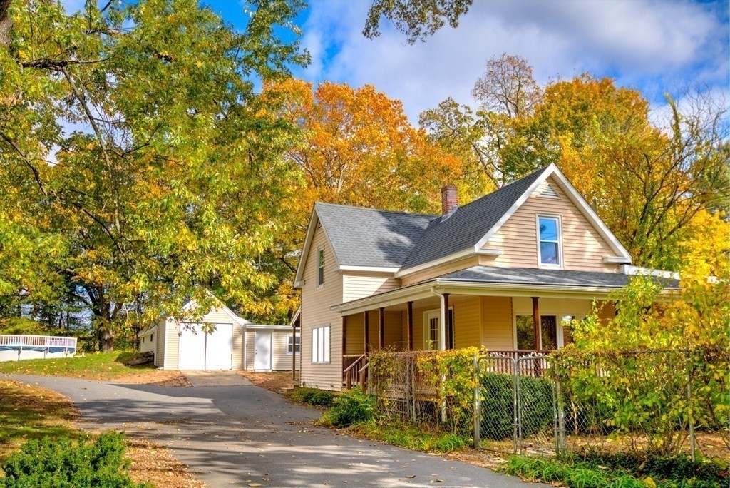 27 Tyng Rd, Tyngsborough, Massachusetts 01879