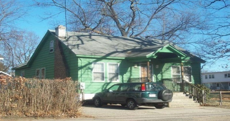 1424 Bay St, Springfield, Massachusetts 01109, 2 Bedrooms Bedrooms, 5 Rooms Rooms,1 BathroomBathrooms,Residential,For Sale,Bay St,73182634