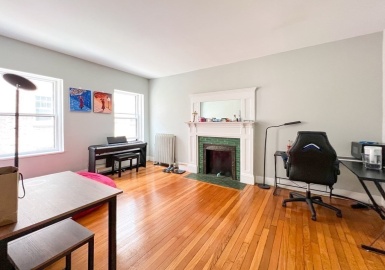 1307 Commonwealth Ave, Boston, Massachusetts 02134, 2 Bedrooms Bedrooms, 4 Rooms Rooms,1 BathroomBathrooms,Residential Lease,For Rent,Commonwealth Ave,73262320
