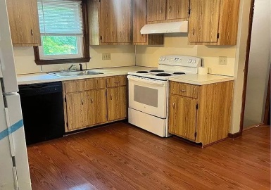 453 Pond St, Braintree, Massachusetts 02184, 2 Bedrooms Bedrooms, 5 Rooms Rooms,1 BathroomBathrooms,Residential Lease,For Rent,Pond St,73268897