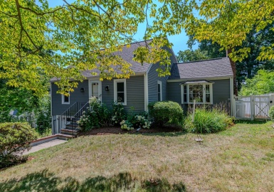 106 Gilbert Road, Weymouth, Massachusetts 02189, 4 Bedrooms Bedrooms, 8 Rooms Rooms,2 BathroomsBathrooms,Residential,For Sale,Gilbert Road,73263778