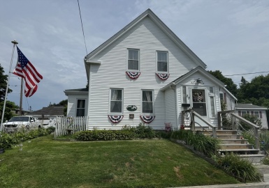 23 Star St, Whitman, Massachusetts 02382, 3 Bedrooms Bedrooms, 6 Rooms Rooms,1 BathroomBathrooms,Residential,For Sale,Star St,73262013